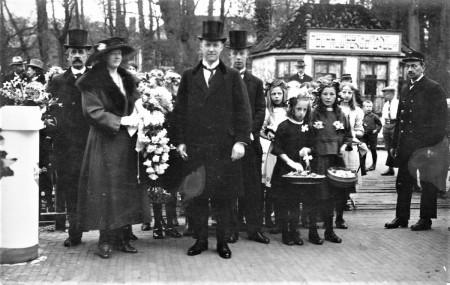 HVB FO 00377  Intocht van H.D.A. van Reenen als burgemeester van Bergen, 17 april 1923 (1)